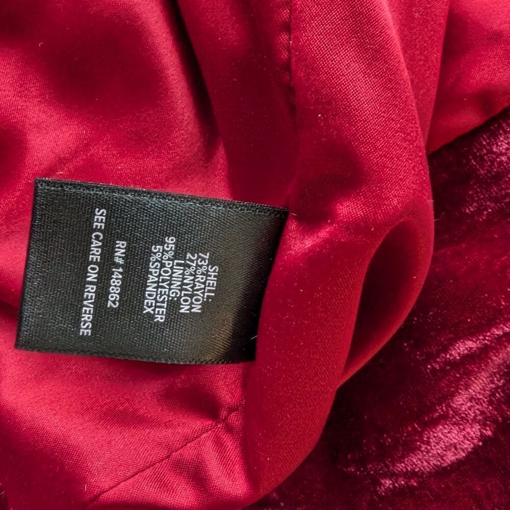 Torrid Raspberry Red Velvet Blazer Size M - Picture 5 of 10